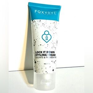 💙 Foxy Bae Lock It Down Styling Cream 💙 5/25